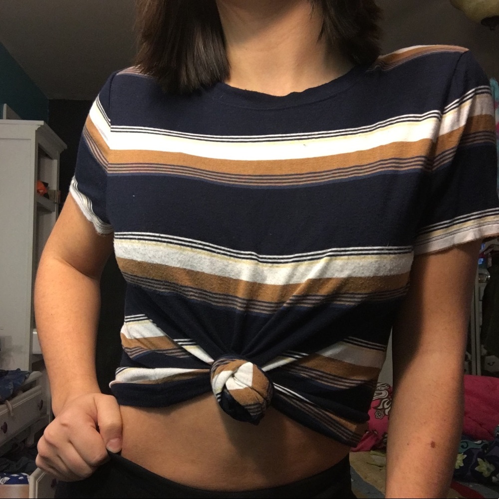 horizontal stripes shirt